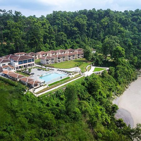 Regenta Resort & Spa By Riverside, Chitwan Bagian luar foto