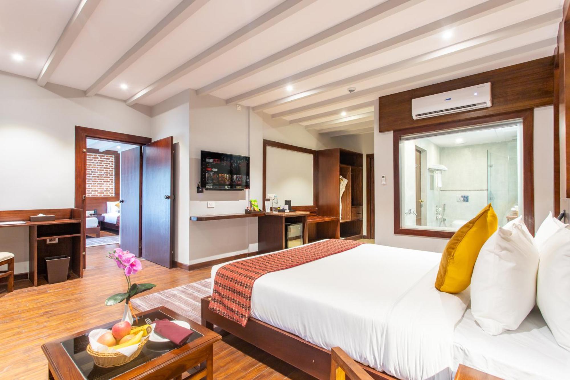 Regenta Resort & Spa By Riverside, Chitwan Bagian luar foto