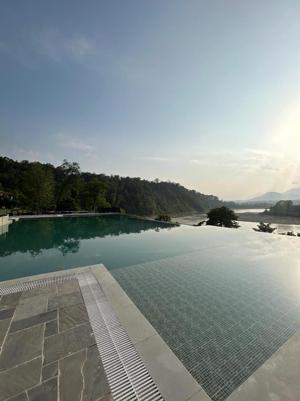 Regenta Resort & Spa By Riverside, Chitwan Bagian luar foto