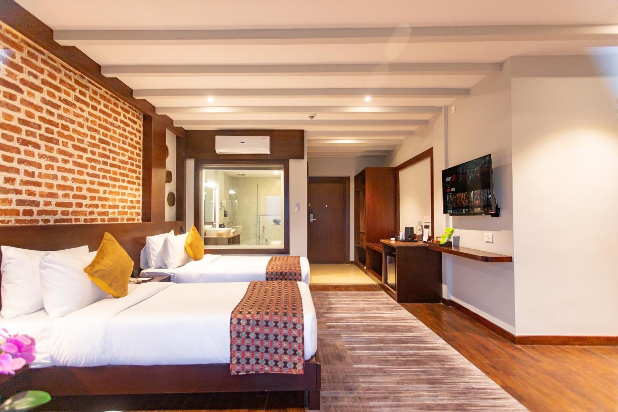Regenta Resort & Spa By Riverside, Chitwan Bagian luar foto