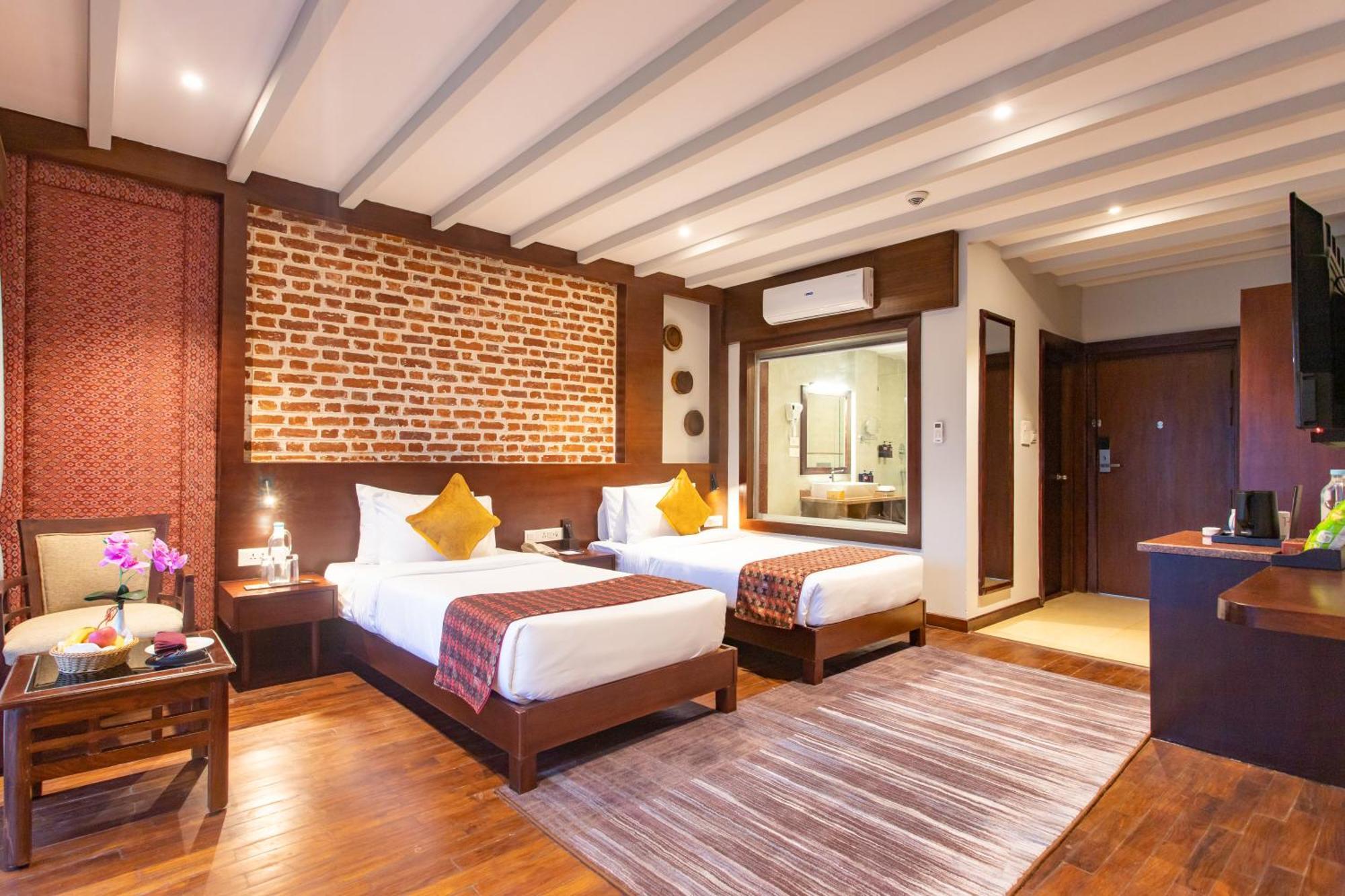 Regenta Resort & Spa By Riverside, Chitwan Bagian luar foto